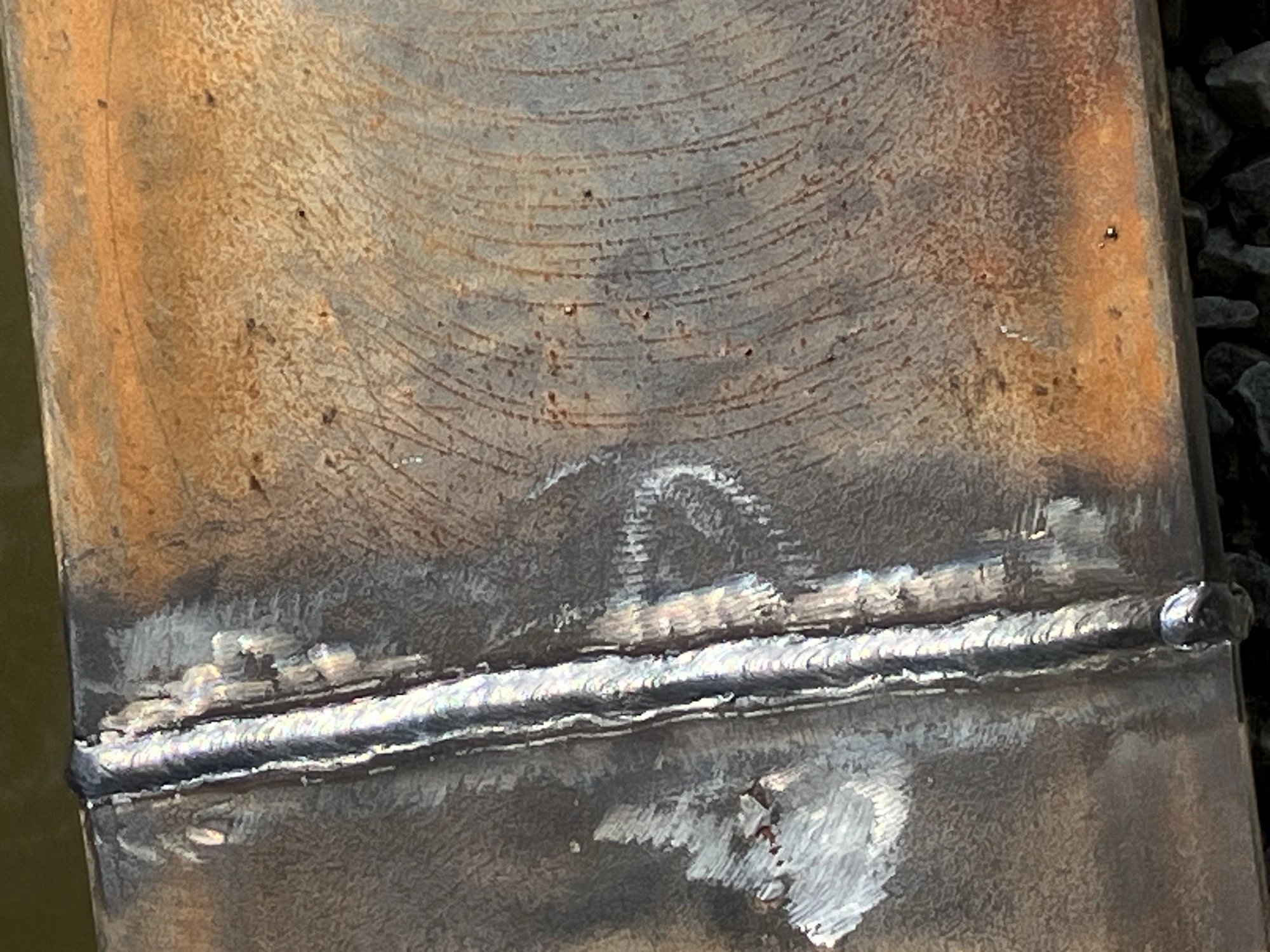 Weld bead on steel seawall post