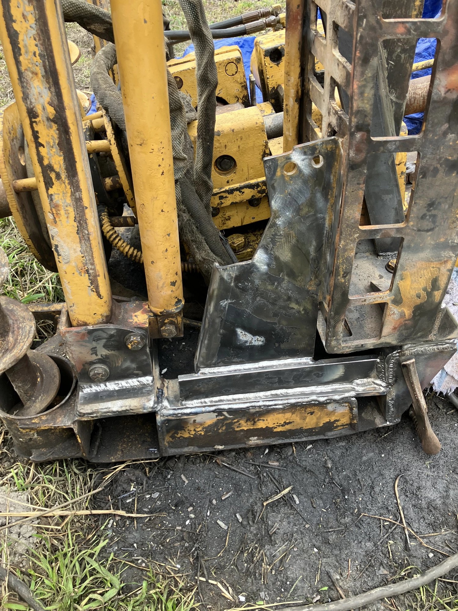 New bracket plating on drilling equipment